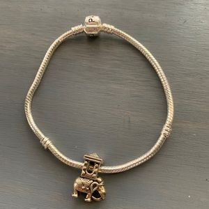 🎅🏻HOLIDAY SALE🎄Elephant charm